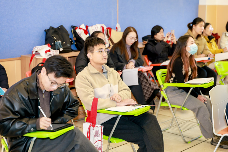 以研促教，赋能成长：钟公庙中学教师跟岗学习活动跟拍