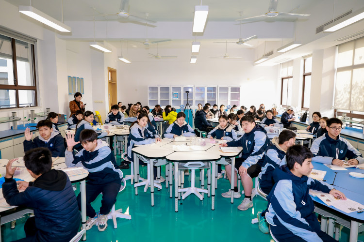 以研促教，赋能成长：钟公庙中学教师跟岗学习活动跟拍