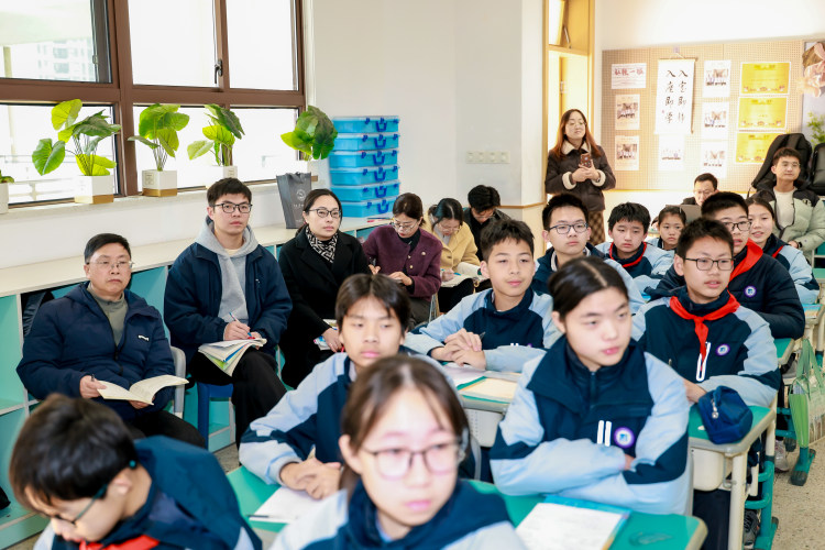 以研促教，赋能成长：钟公庙中学教师跟岗学习活动跟拍